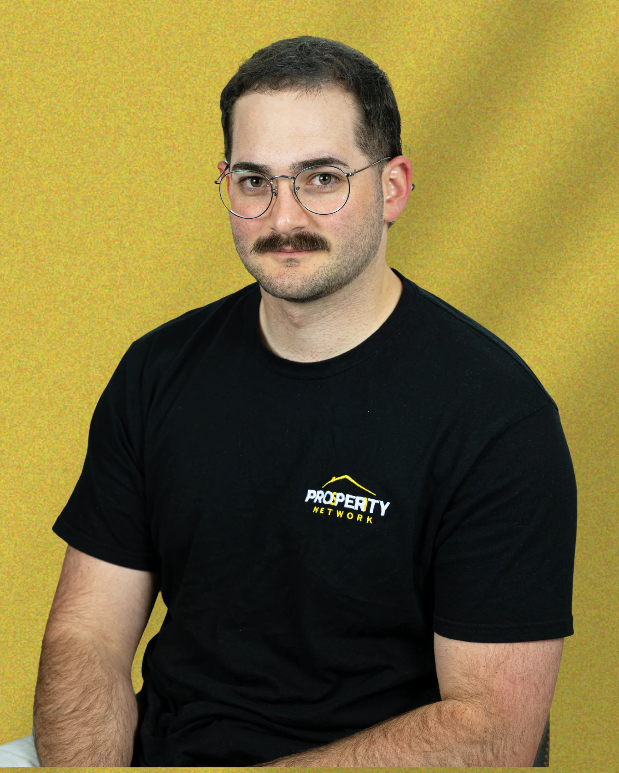 Photo of one of the company's customer service advisor.